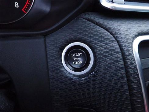 Used 2020 Land Rover Range Rover Velar R-Dynamic S image 23