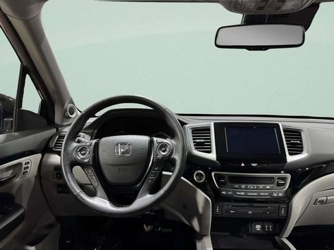 Used 2016 Honda Pilot Touring image 11