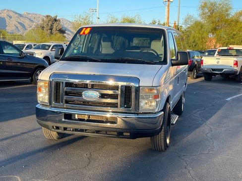 Used 2014 Ford E-350 and Econoline 350 XLT image 8
