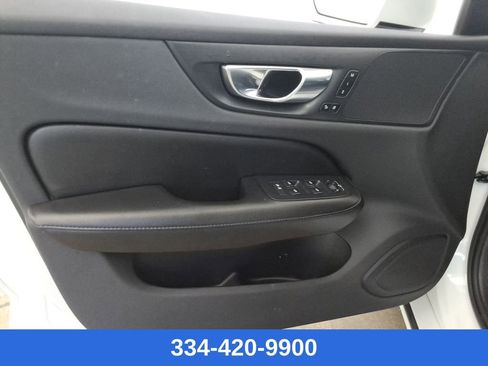 Used 2020 Volvo S60 T5 Momentum image 17