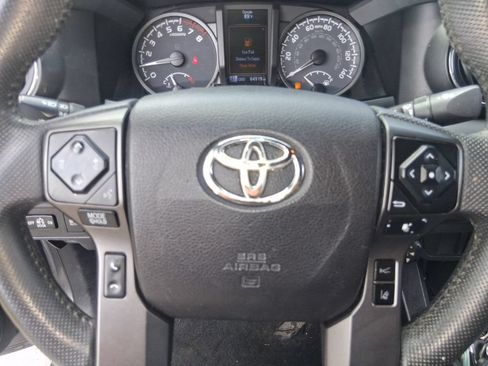 Used 2021 Toyota Tacoma TRD Off-Road AWD/4WD image 12