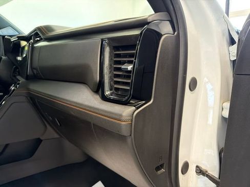 Used 2024 GMC Sierra 2500 AT4 w/ AT4 Premium Plus Package AWD/4WD image 41
