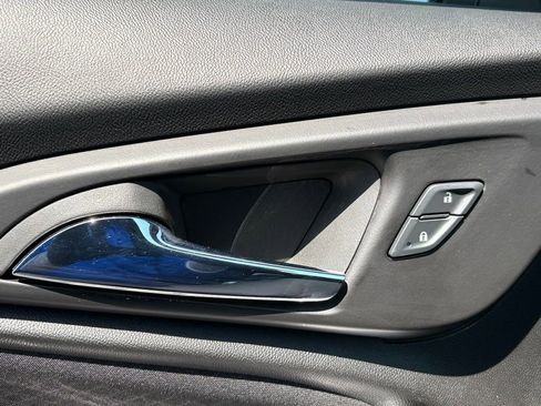 Used 2025 Chevrolet Malibu RS FWD image 27