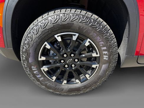 New 2026 Chevrolet Traverse Z71 w/ Enhanced Driving Package AWD/4WD image 9