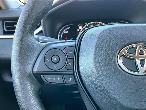 Used 2025 Toyota RAV4 LE image 20