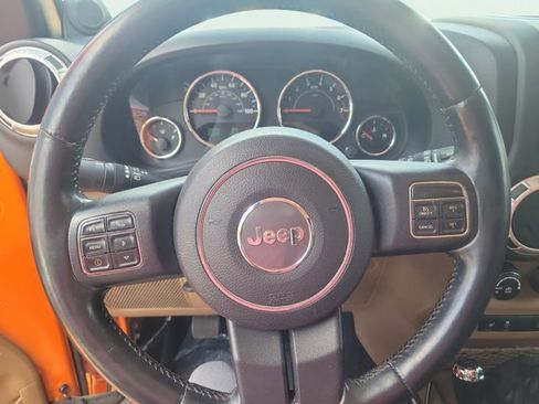 Used 2013 Jeep Wrangler Unlimited Sahara w/ Connectivity Group image 15