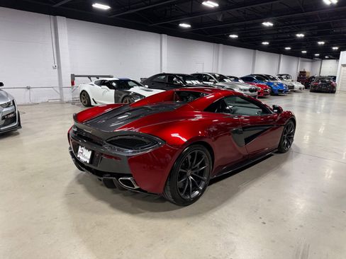 Used 2018 McLaren 570S Spider image 12