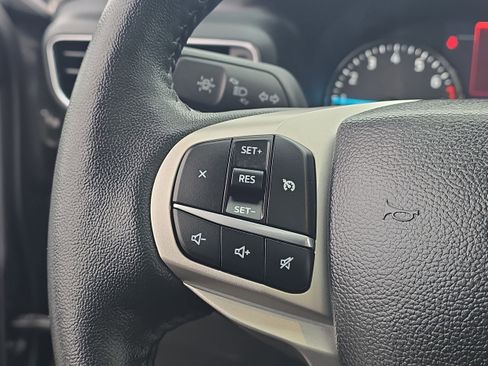 Used 2023 Ford Explorer XLT w/ Equipment Group 202A image 27