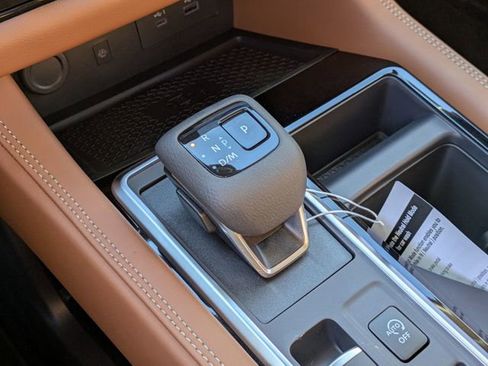 New 2025 Nissan Pathfinder Platinum w/ Black Appearance Package image 26