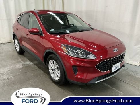 Used 2020 Ford Escape SE FWD image 1