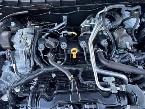 Used 2025 Nissan Altima 2.5 SV image 33