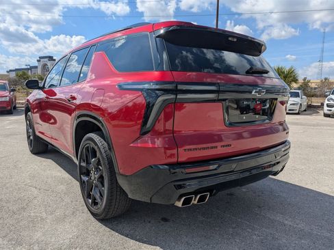 Used 2024 Chevrolet Traverse RS image 6