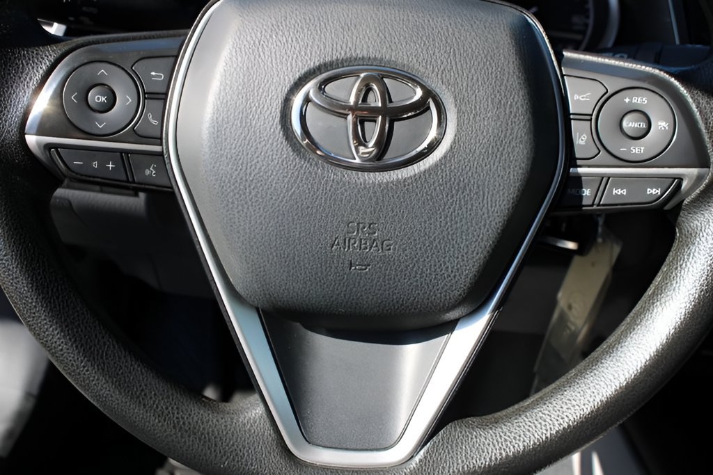 Used 2022 Toyota Camry LE AWD/4WD image 13