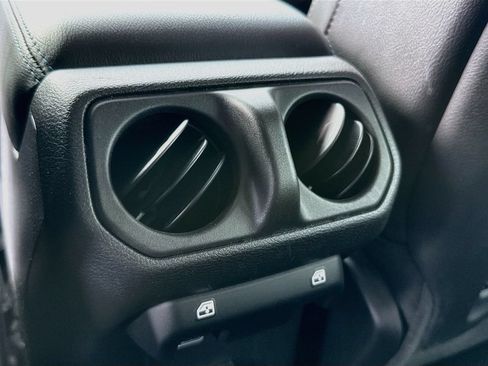 Used 2022 Jeep Wrangler Unlimited Rubicon 4xe w/ Cold Weather Group AWD/4WD image 28