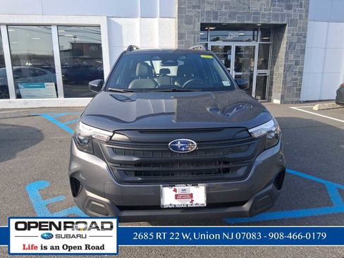 Used 2025 Subaru Forester image 2