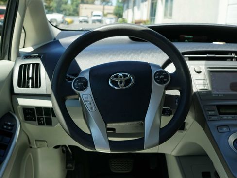 Used 2013 Toyota Prius Three FWD image 39