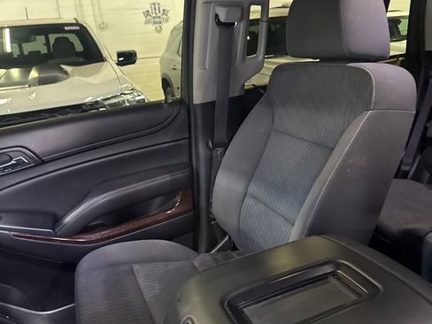 Used 2016 GMC Yukon SLE w/ Convenience Package AWD/4WD image 8