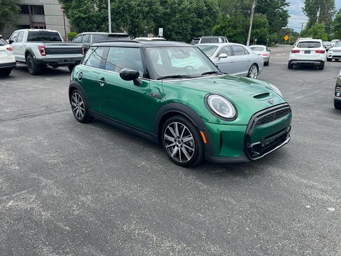 Used 2022 MINI Cooper S w/ Driver Assistance Package FWD image 3