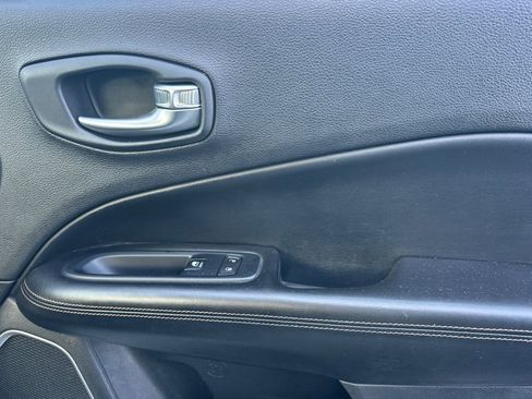 Used 2021 Jeep Compass Limited image 19