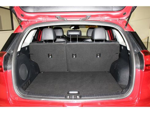 Used 2022 Kia Niro EX image 21