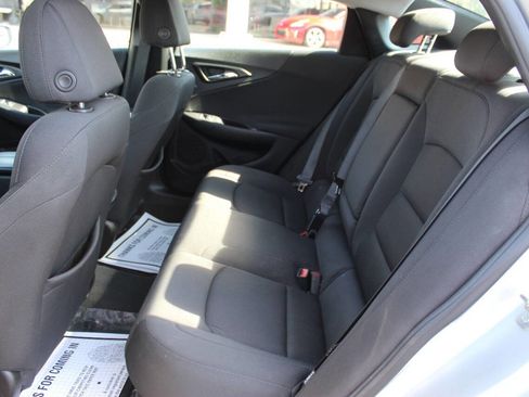 Used 2021 Chevrolet Malibu LT image 14