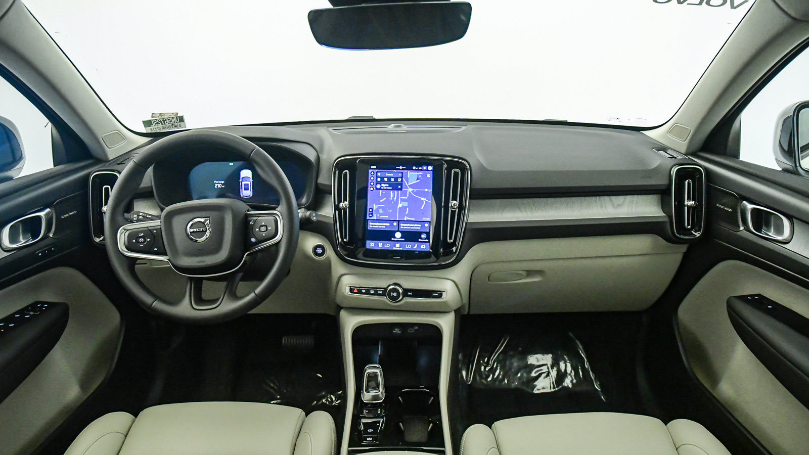 Used 2026 Volvo XC40 B5 Plus w/ Protection Package Premier AWD/4WD image 15