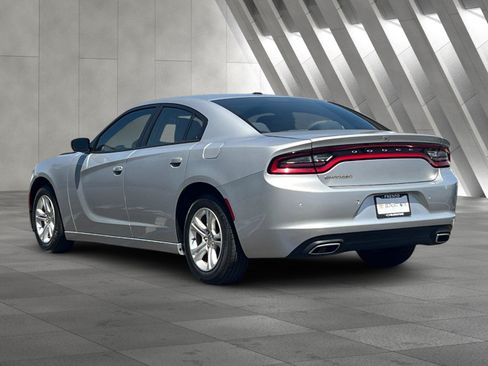 Used 2019 Dodge Charger SXT RWD image 6