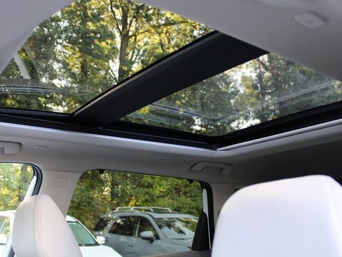 Certified 2025 Nissan Rogue SL w/ Tech Package image 45