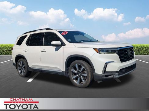 Used 2024 Honda Pilot Touring image 1
