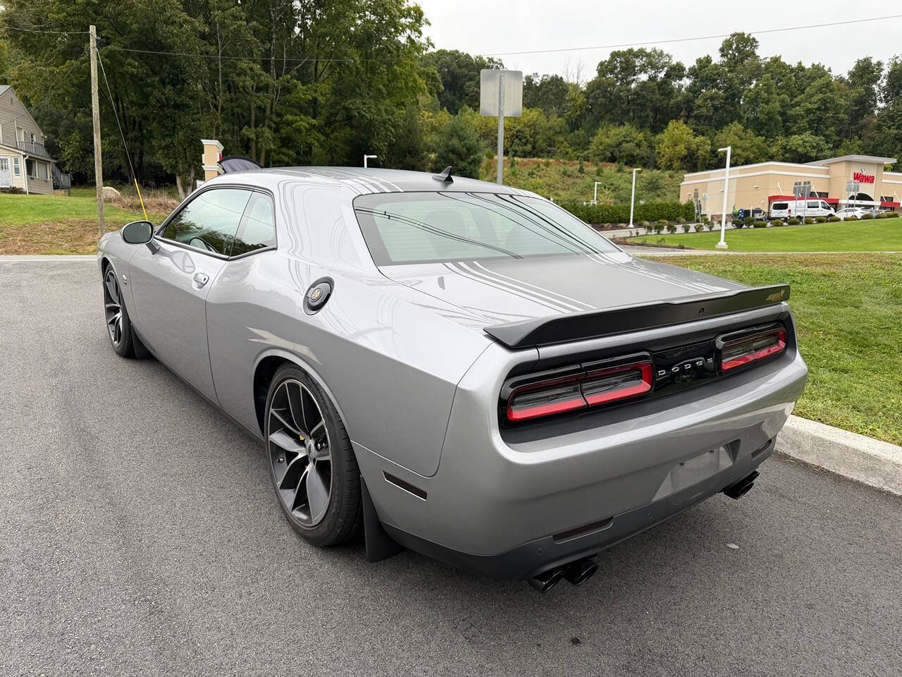Used 2017 Dodge Challenger R/T Scat Pack RWD image 4