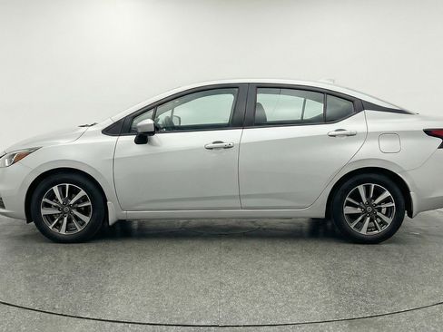 Used 2025 Nissan Versa SV image 5