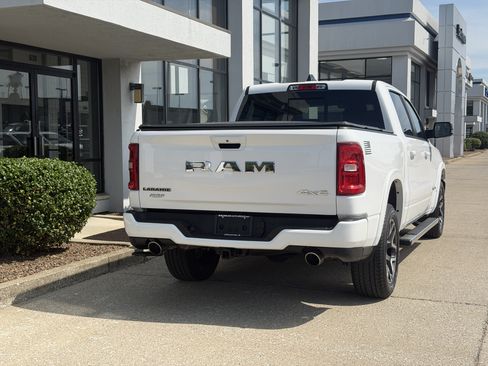 Used 2025 RAM 1500 Laramie w/ Sport Appearance Package AWD/4WD image 5