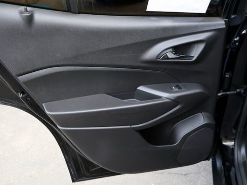 Used 2024 Chevrolet Trax RS image 23