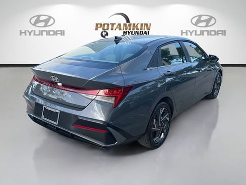 Certified 2025 Hyundai Elantra SEL FWD image 5