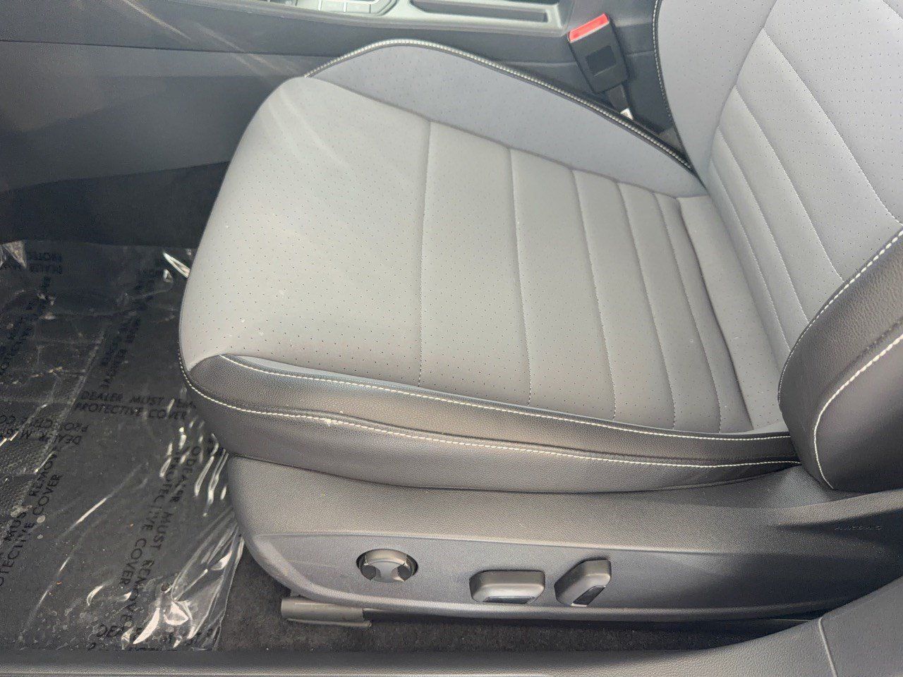 Certified 2026 Volkswagen Jetta SE FWD image 16