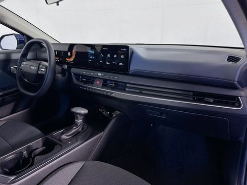 New 2025 Kia K4 LXS image 28