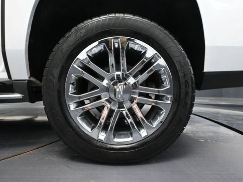 Used 2017 Cadillac Escalade ESV 4WD image 13