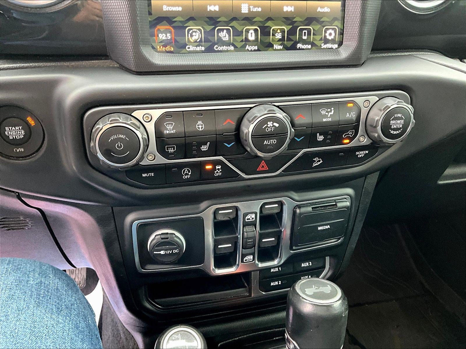 Used 2020 Jeep Wrangler Unlimited Sahara AWD/4WD image 17
