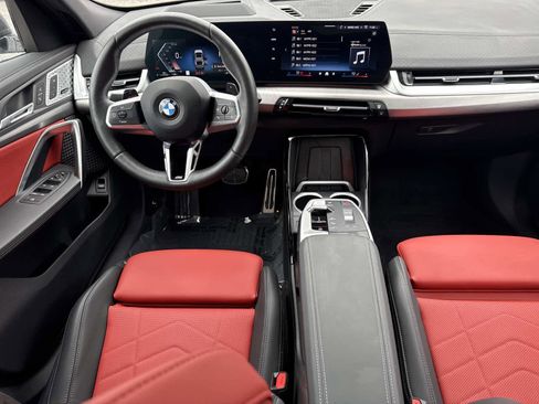 Used 2025 BMW X2 xDrive28i w/ Premium Package image 17