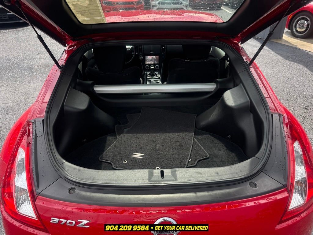 Used 2016 Nissan 370Z Coupe RWD image 28