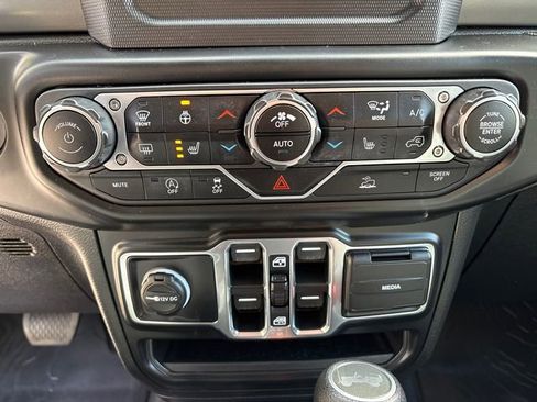 Used 2022 Jeep Wrangler Unlimited Sport AWD/4WD image 26