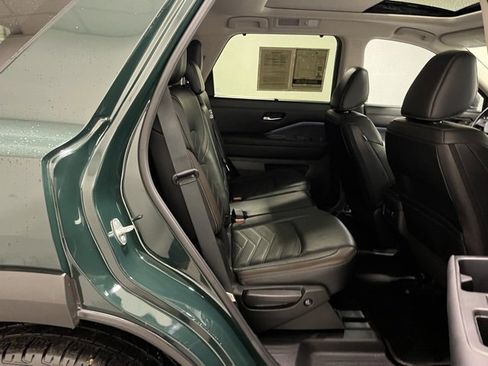 Used 2024 Nissan Pathfinder Platinum w/ Cargo Package image 6