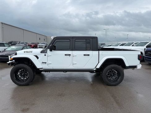 Used 2023 Jeep Gladiator Sport AWD/4WD image 18