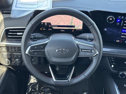 Used 2025 Chevrolet Suburban RST image 10