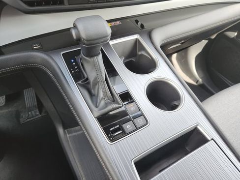 Used 2025 Toyota Sienna LE w/ LE Plus Package AWD/4WD image 19