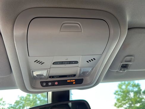 Used 2019 GMC Terrain SLT w/ Preferred Package AWD/4WD image 38