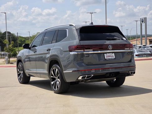 Used 2025 Volkswagen Atlas SEL Premium R-Line image 3
