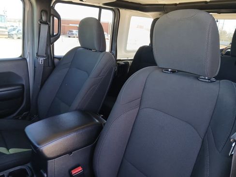 Used 2021 Jeep Wrangler Unlimited Sport image 18