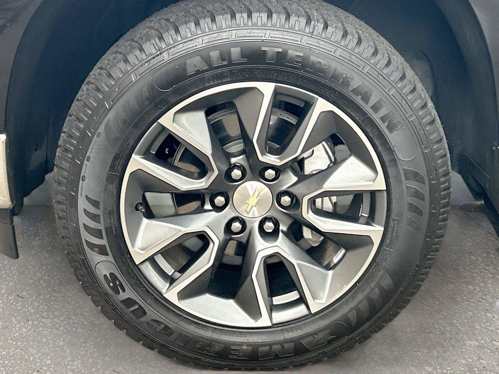 Used 2024 Chevrolet Silverado 1500 LT AWD/4WD image 40