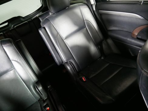 Used 2019 Toyota Highlander Limited Platinum image 14